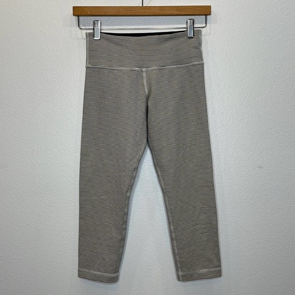Lululemon Wunder Under Crop 21” - Size 4 - Picture 8 of 13
